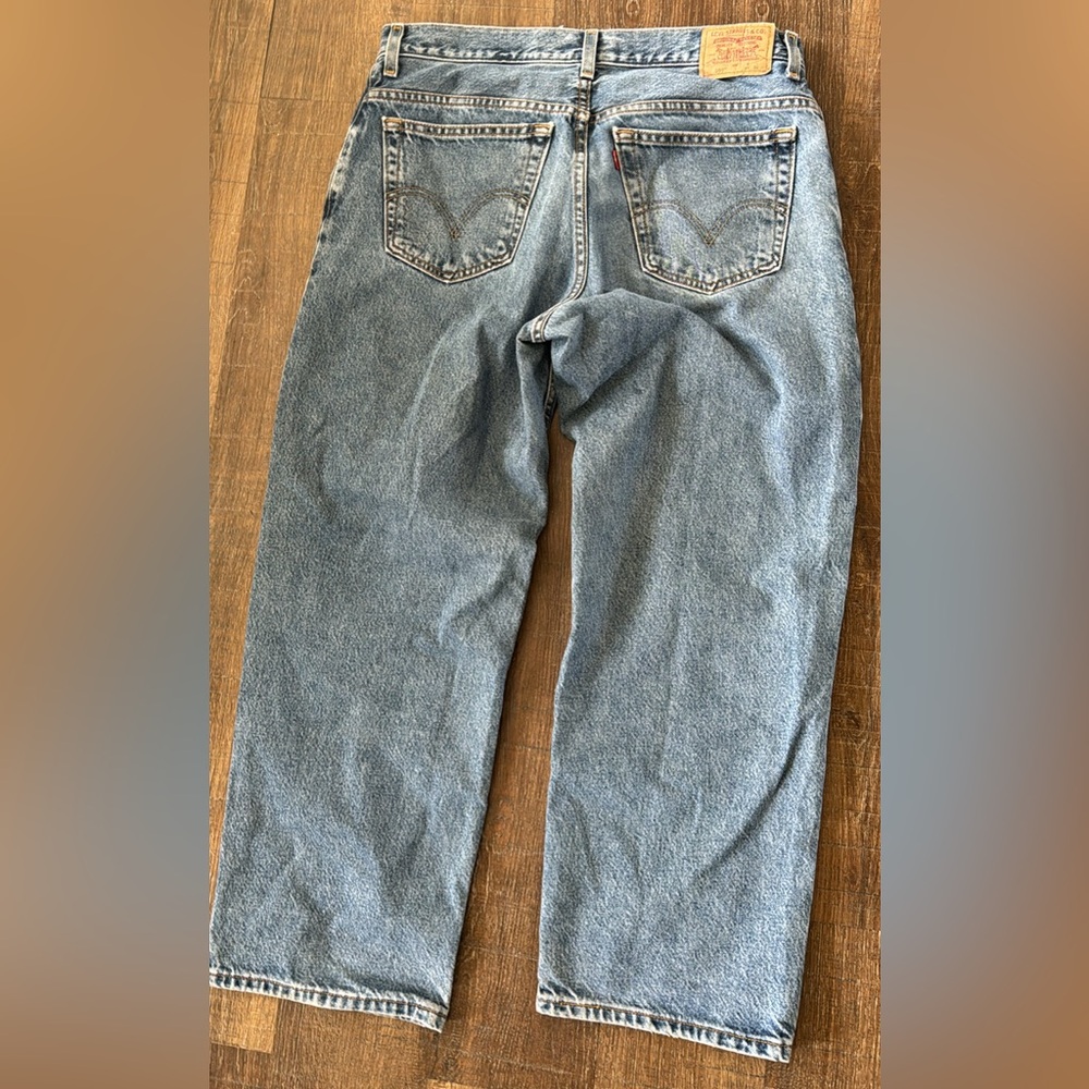 (SOLD)Vintage Levi's 550 Relaxed Fit jeans size 34 x 30